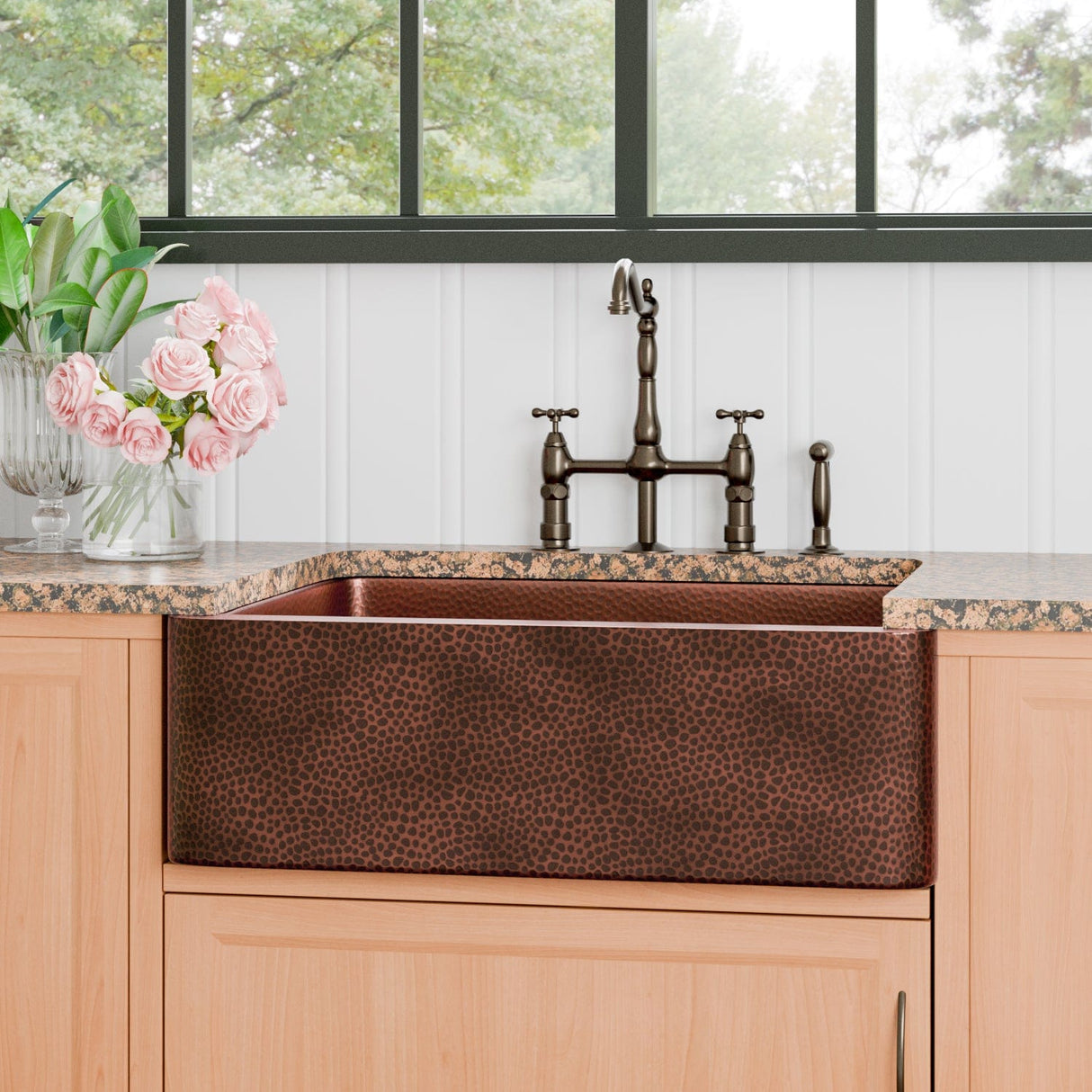 30" Verdin Single Bowl Hammered Copper Farmhouse Sink - Antique Copper Interior with Dark Copper Exterior