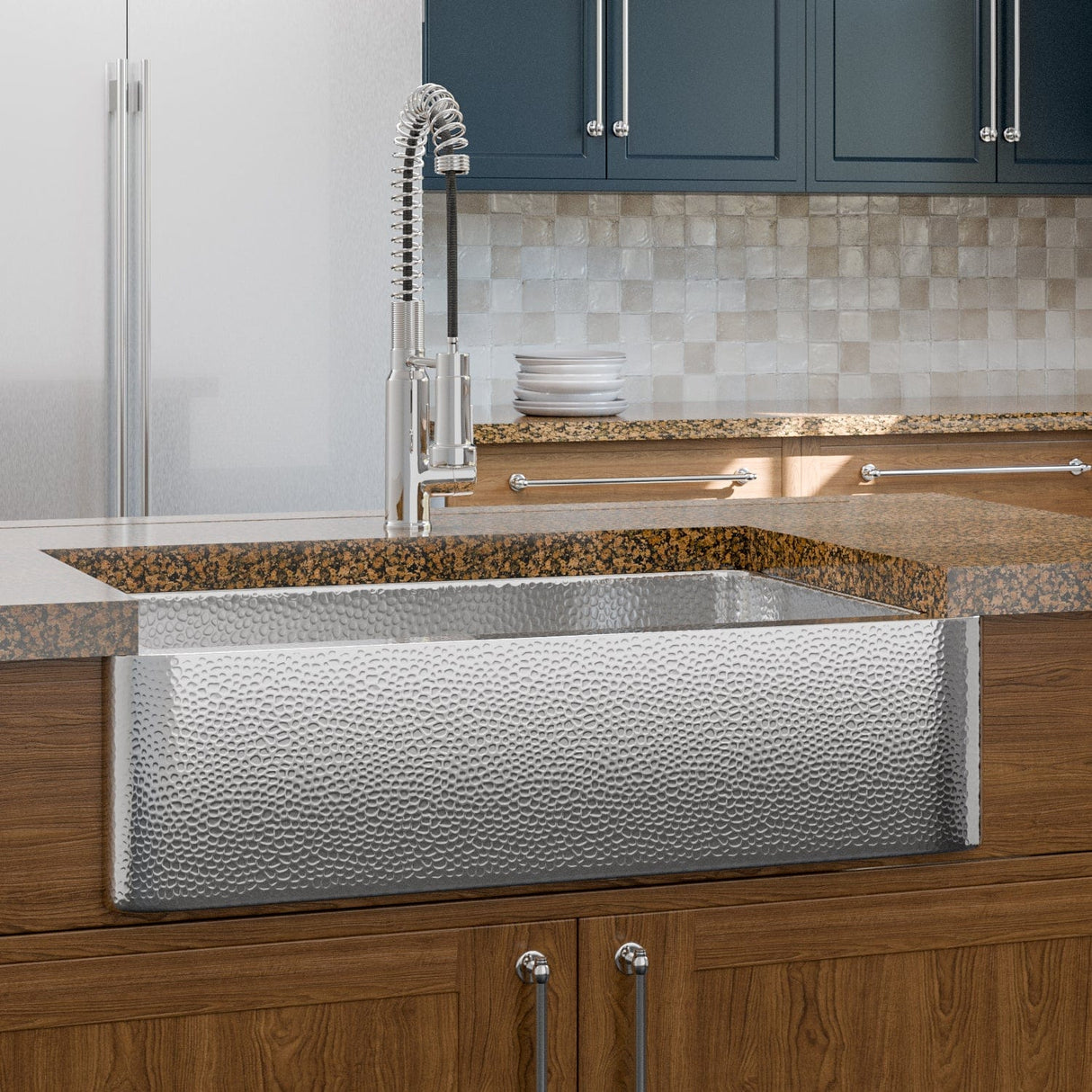 36" Higbee Stainless Steel Farmhouse Sink - Polished Hammered Steel