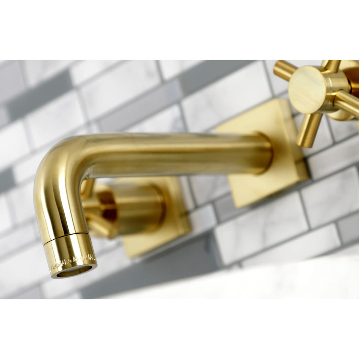 Airy Wall-Mount Bathroom Faucet