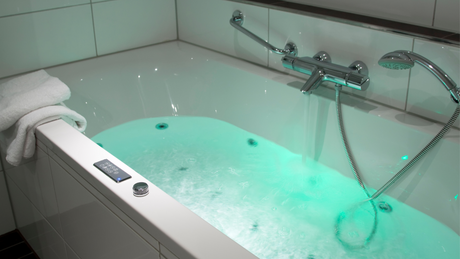 Bathtub For Small Spaces – 5 Simple DIY Ideas!