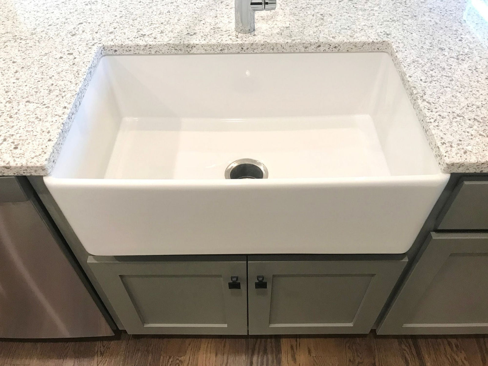 what is an apron sink
