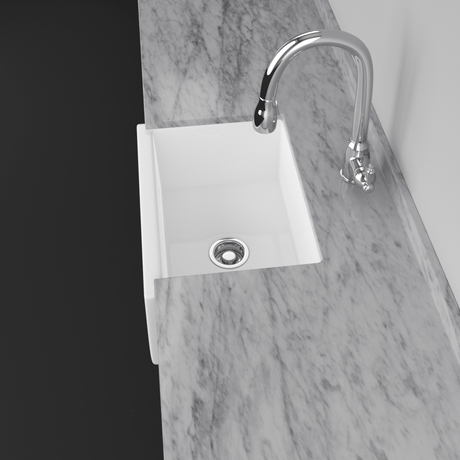 24" Yovanny Fireclay Smooth Apron Single-Bowl Farmhouse Sink - White