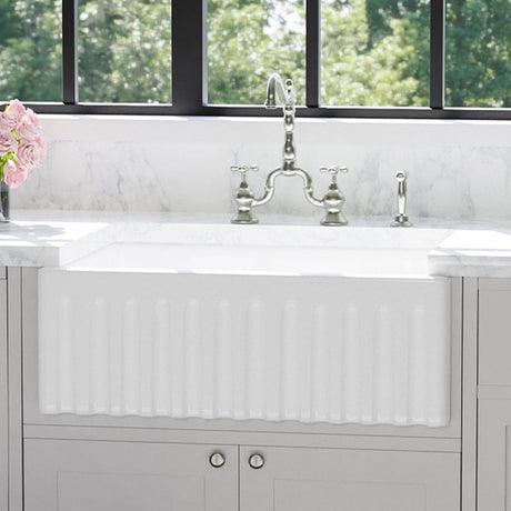 30" Yuki Fireclay Fluted Apron Single-Bowl Farmhouse Sink - White