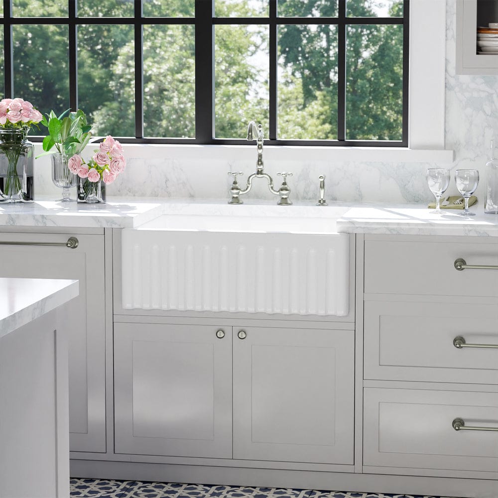 30" Yuki Fireclay Fluted Apron Single-Bowl Farmhouse Sink - White
