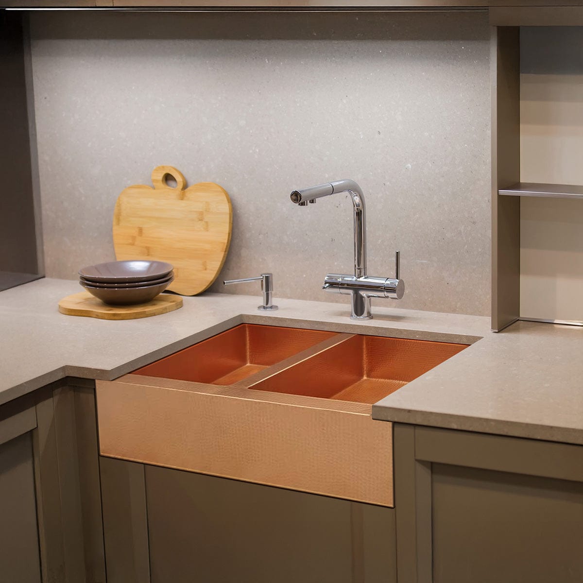 33" Ezeran Hammered Copper Double-Bowl Farmhouse Sink