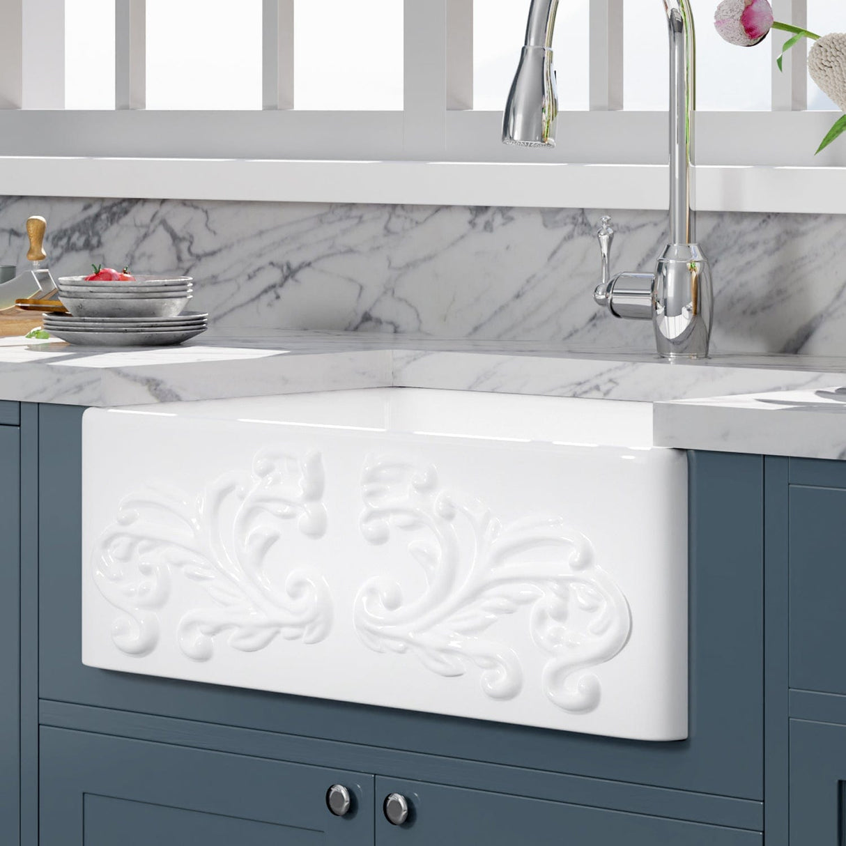 33" Una Handcrafted Fireclay Single-Bowl Foliage Apron Farmhouse B-Grade Sink - White