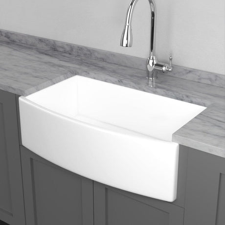 33" Verster Fireclay Curved Apron Single-Bowl Farmhouse B-Grade Sink - White