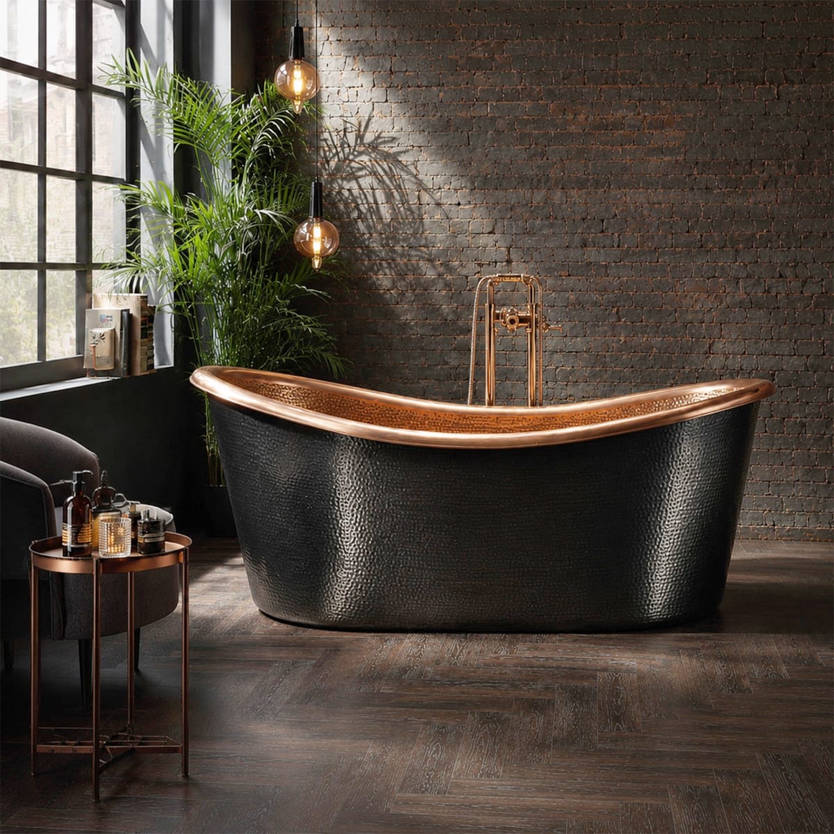 58 Argus Black Hammered Copper Double-Slipper Freestanding Tub with Polished Copper Interior