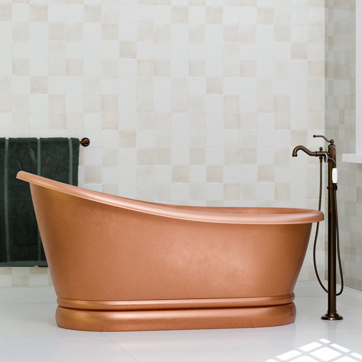 59" Zinsle Hammered Copper Single Slipper Copper Pedestal Tub